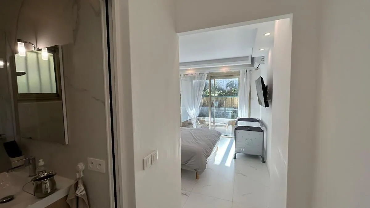 A010-Superbe Appartement Refait A Neuf Proche Croisette Cannes France